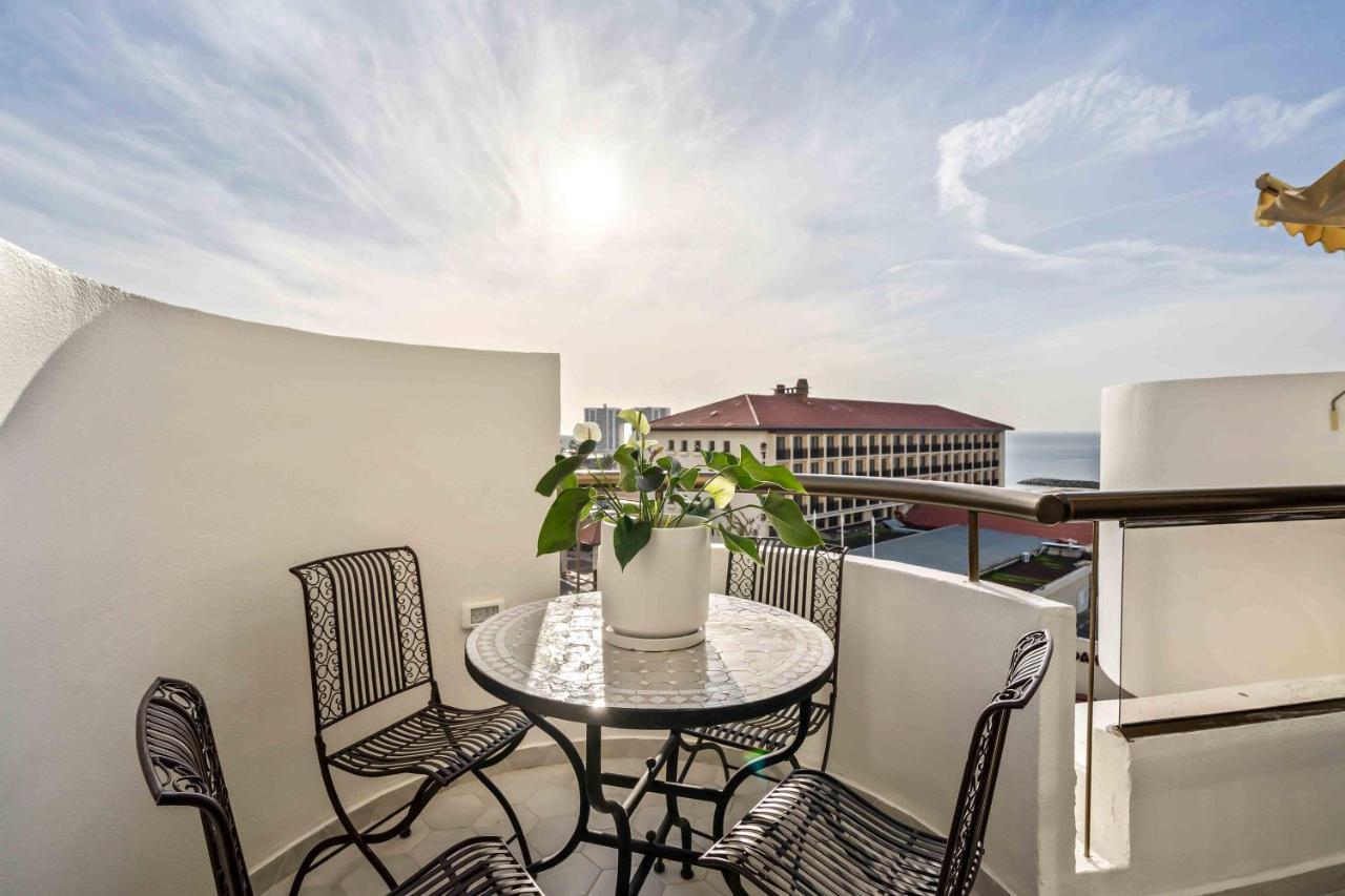 Elegant Duplex With Parking By Beachfront Stay Herzliya Exterior photo