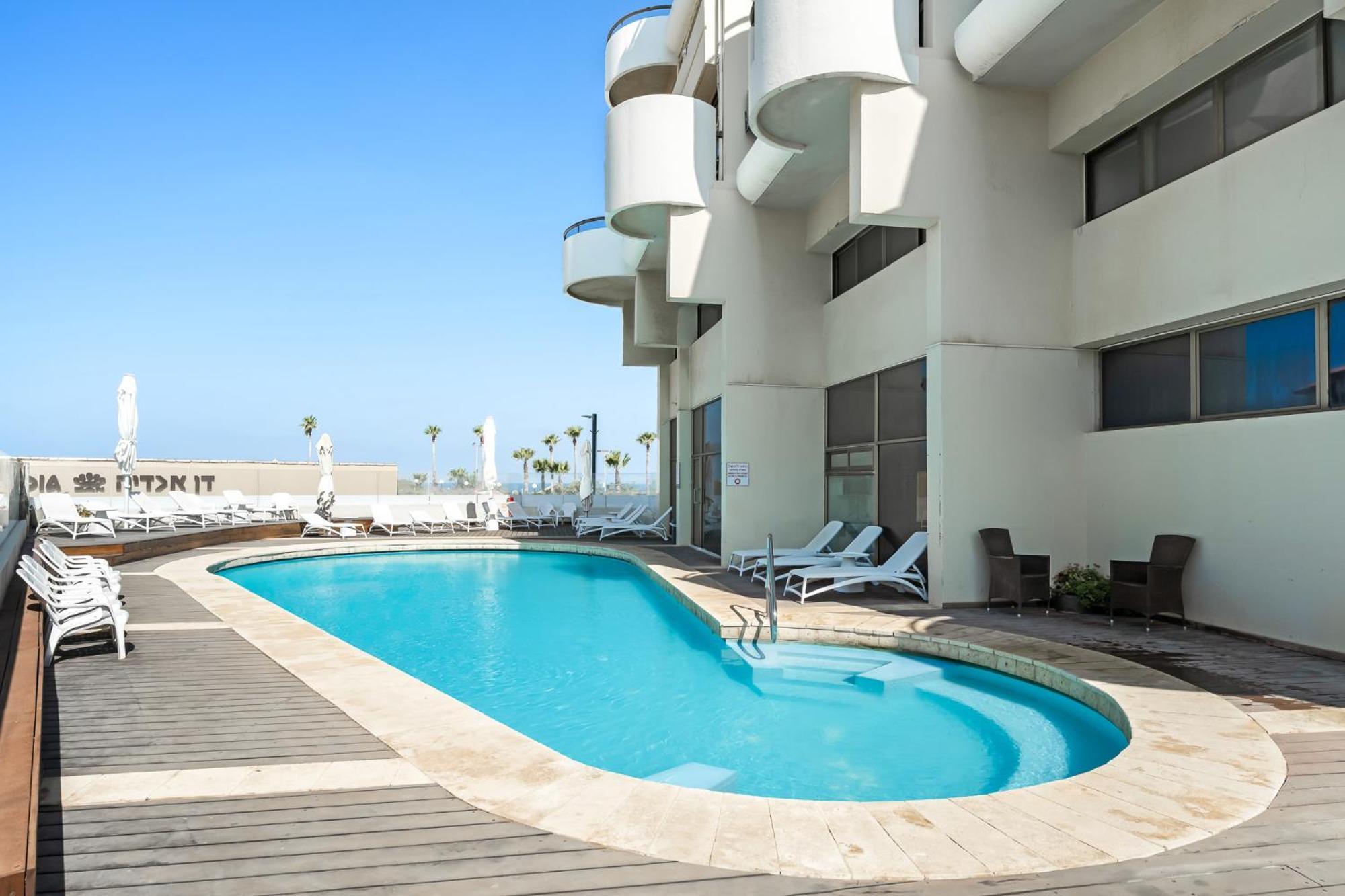 Elegant Duplex With Parking By Beachfront Stay Herzliya Exterior photo